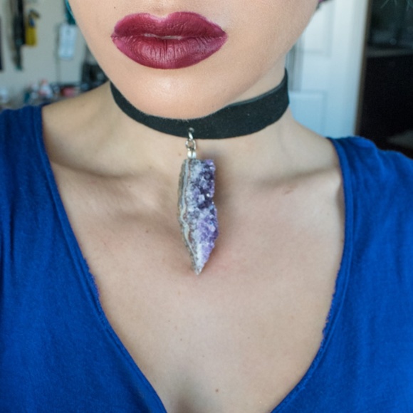 The Odd Portrait Jewelry - Amethyst Leather Choker